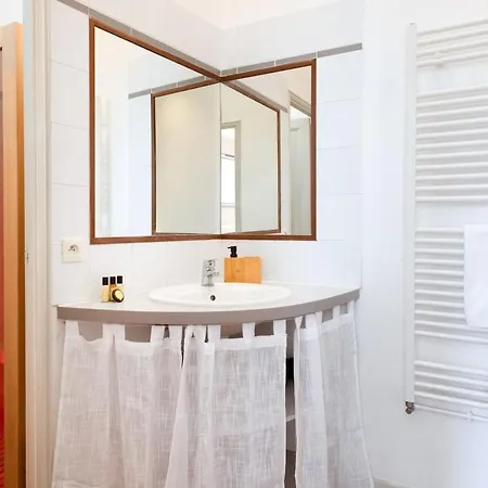 L'instant Voltaire Apartment *